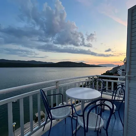 Bianca With Private And Parking בית הארחה 3*