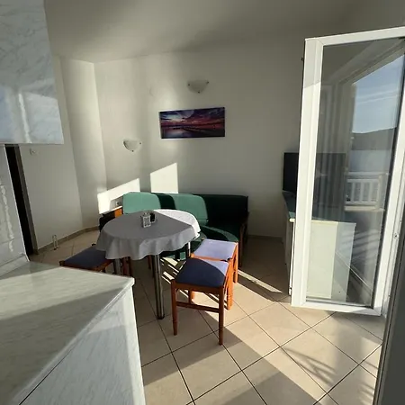 Bianca With Private And Parking בית הארחה