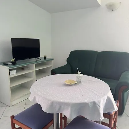 Bianca With Private And Parking