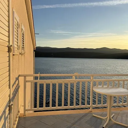 בית הארחה Bianca With Private And Parking נאום