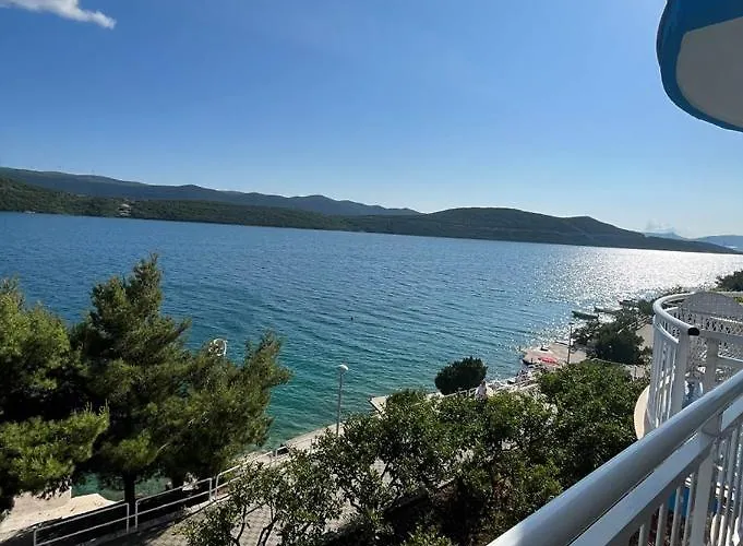 Bianca With Private And Parking Neum