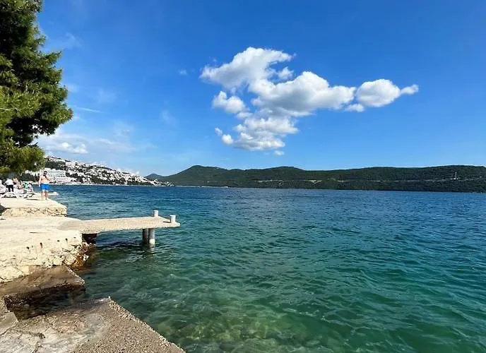 ゲストハウス Bianca With Private And Parking 3*