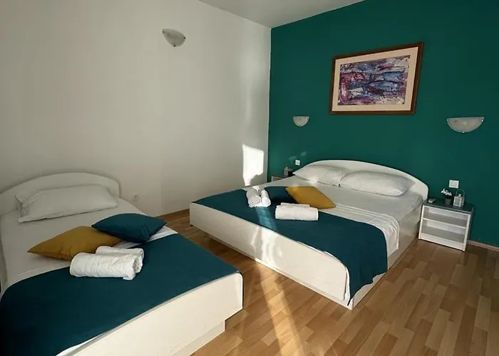 ゲストハウス Bianca With Private And Parking 3*