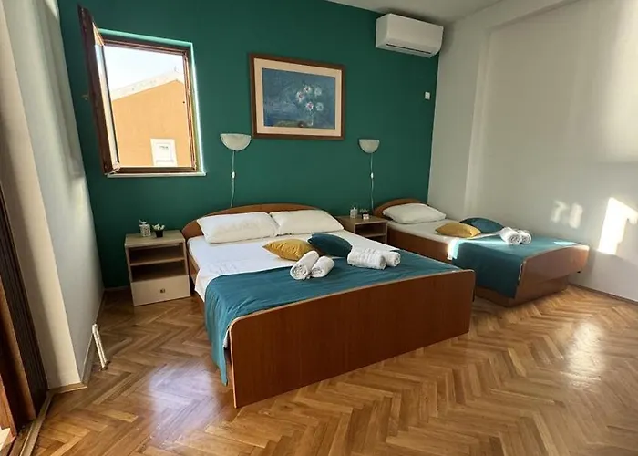 ゲストハウス Bianca With Private And Parking ネウム