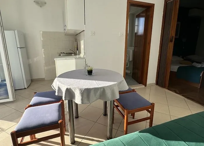 Bianca With Private And Parking