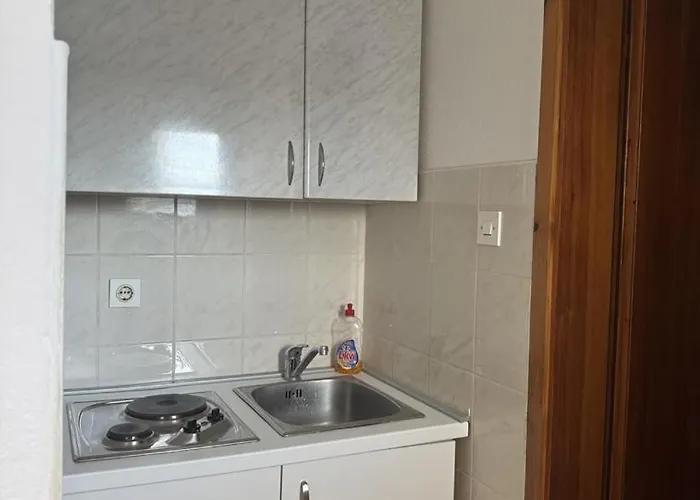 ゲストハウス Bianca With Private And Parking ネウム