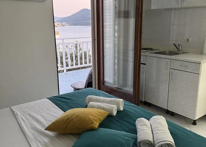 ゲストハウス Bianca With Private And Parking 3*