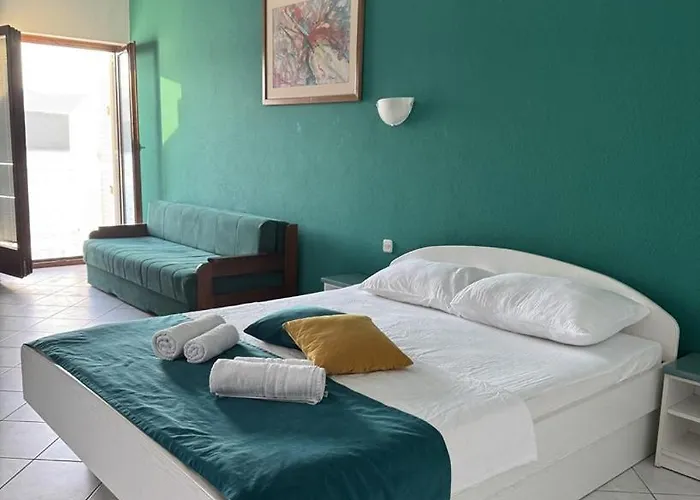 ゲストハウス Bianca With Private And Parking 3*