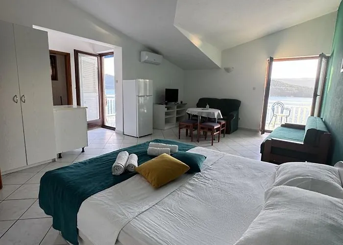 ゲストハウス Bianca With Private And Parking